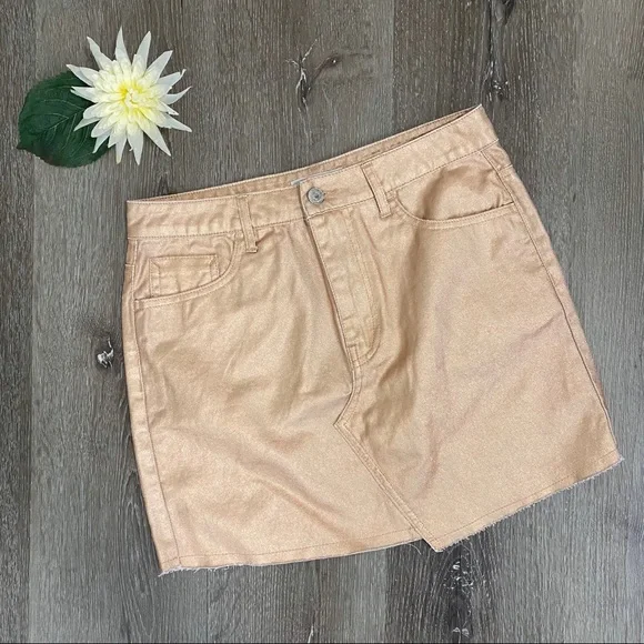 Forever 21 Skirts Forever Metallic Rose Gold Jean Mini Skirt